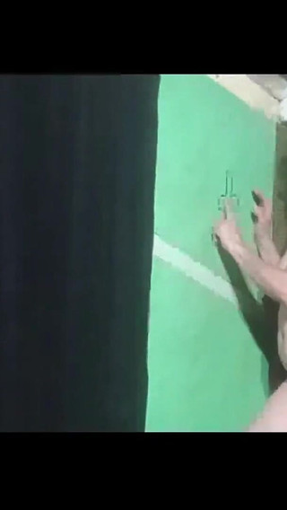 Mel Pintando Um Pau 1 - Version View