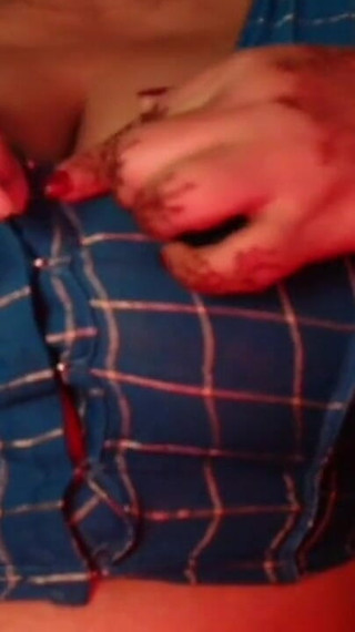 Hot Desi Girl Big Boobs Show and Nipple Pinch.