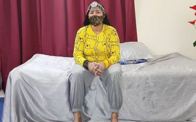 Sexy Pakistani Sexy Lady Fucking Pussy by Dildo with Sexy Urdu Talks