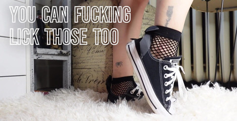 My Feet Are Tiny and Adorable in Converse