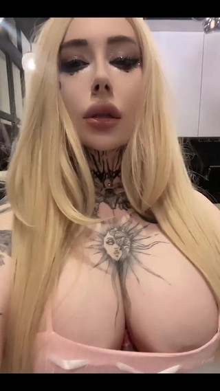 Hiii. I'm Luna. Welcome to My Secret Page I'll Be Sharing My Darkest Stuff Only Here