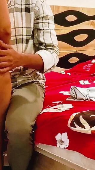 Hotel Staff Ki Ladki Ko Pel Diya