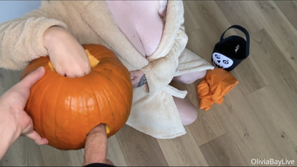 I Had No Idea His Dick Was in the Pumpkin! Stepsister Prank Part 1