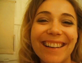 Sexy babe with perfect ass in sensual solo performance