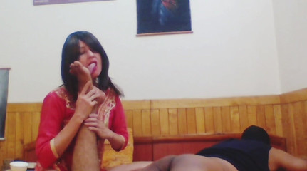 She Knows How to Move Hands Over Me