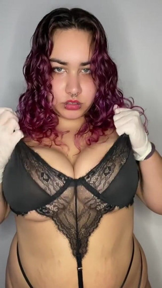 Hot Teen Puts on Latex Gloves to Provoke You with Her Body. Ctanguarra