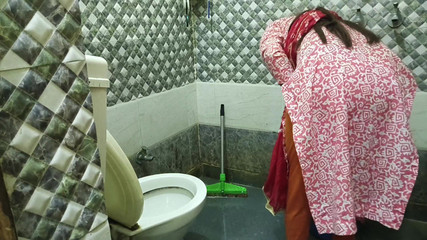 Indian hot maid fucked by mistress in washroom in hindi audio