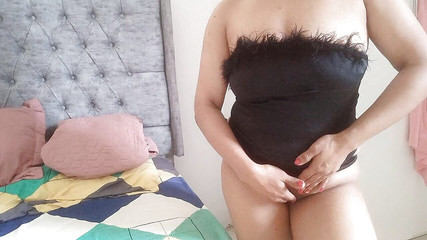 Jovencita MILF Provoking and Inviting Them to Ask for Fantasies