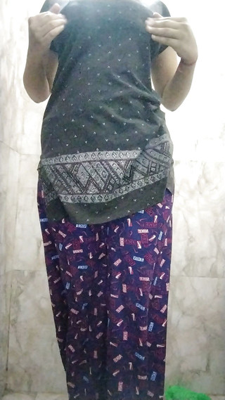 21 Year Teen Girl Showing