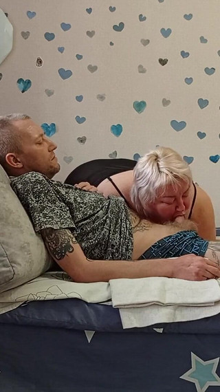 Blowjob Before Cumshot From Stepmom