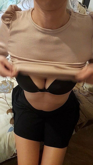 Stepmoms Friend Uses Her Sexy White Ass to Make You Cum!! Isabella Olivia Fucks Young Guy