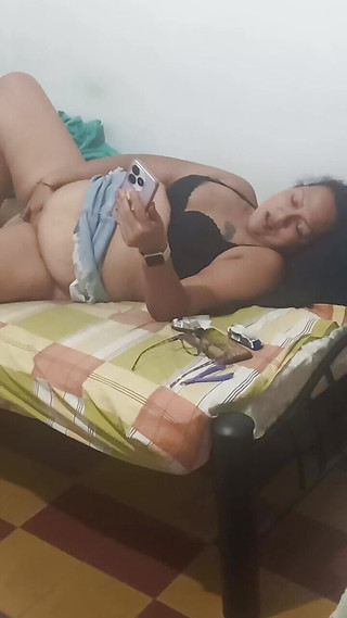 I Spy on My Hot Stepaunt and End up in Her Mouth Leaving Her Full of Milk