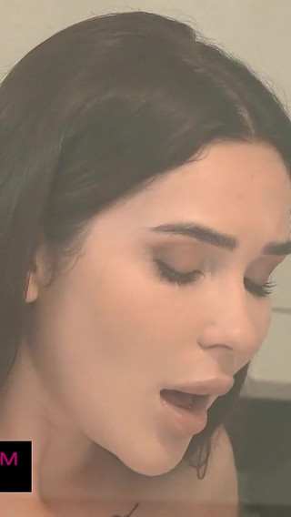 Shower Play with Mary Bambola & Alika