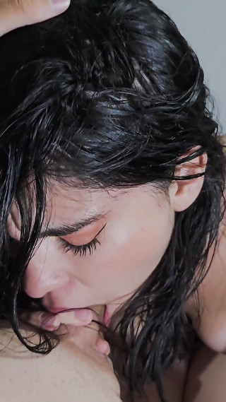 Exclusive Fan Pra Cub! Laura Asks to Swallow Semen and Sucks It Until She Fills Her Mouth