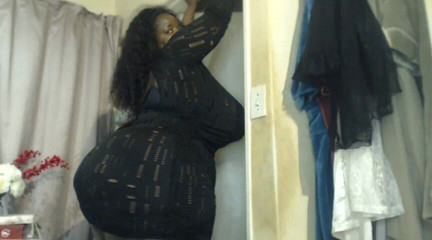 Mature BBW Shaking Her Fat Juicy Booty