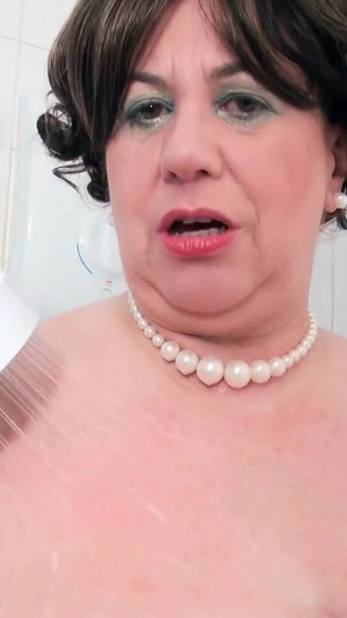 Stepauntie Trisha in the shower