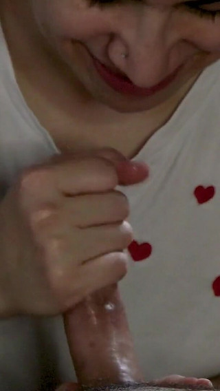 POV Blowjob & Cum Swallow to the Rythm of Nin