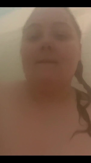 BBW Plays in the Shower