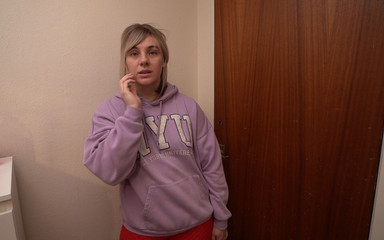 Big Butt Stepmom Shares Bed with Stepson During Cold Night Full Video