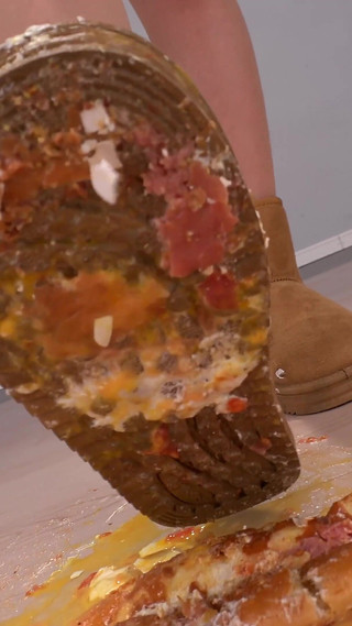 An Komatsu Crushes Your Dinner in Boots and Rubs It Like It’s Your Face!