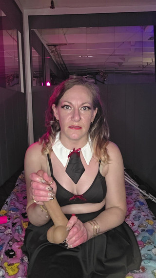 JOI Amputee Girl Masterbating & Cumming