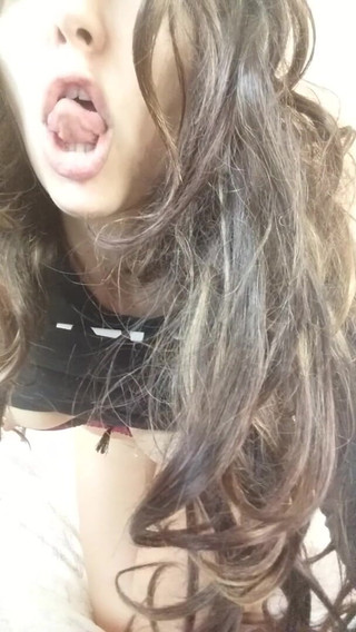 Sexy Camshow with an Horny Camgirl with Lovely Accent