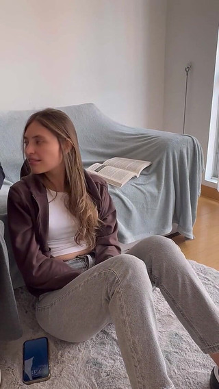 Dos Mujeres Calientes Probando Cosas Nuevas