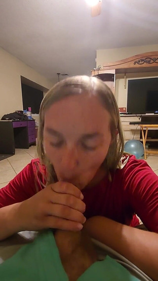 Livingroom Blowjob