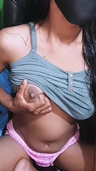 Desi Girl Fingering Her Pussy