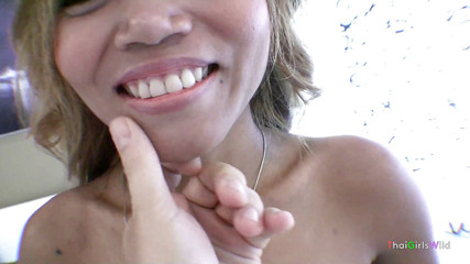 Cute petite Thai tastes jizz for first time