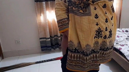 Depali Stepaunty Fucked by Stepson When She Was Cleaning His Room!