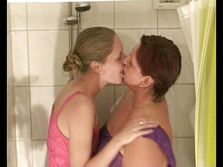 Annadevot - Lesbo play in the shower