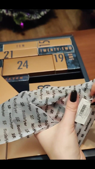 722045359458627585.mp4