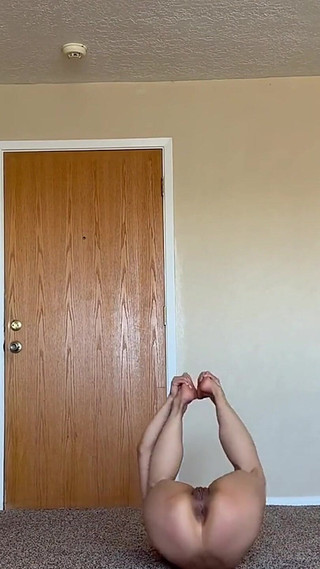 Me Being Nude and Stretchy