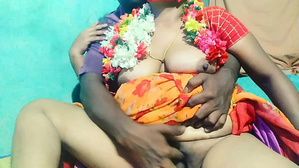 Amazing Tamil Aunty Boobs Pressing