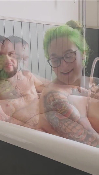 Real Couple Romantic Bathtub Blowjob