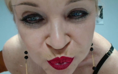 Sweet Date with Hot MILF