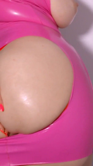 Get Ready to Have Your Mind Blown When I Tease You in My Super-tight Latex Outfit and Oily Ass
