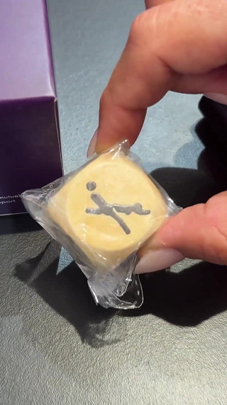 A Day with Léa Pam: I Try Out a Suction Cup Dildo