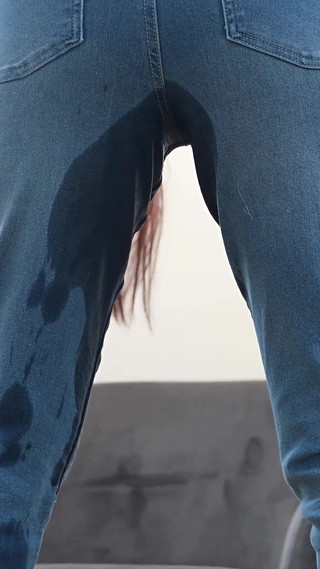 Magnificent Wetting of Alisson Sweet