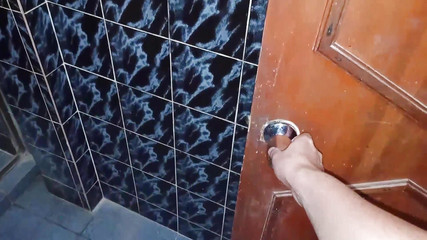 I Hide to Be Able to See My Stepsister While She Is Taking a Bath, What a Great Ass She Shows Us and Then Fuck Her