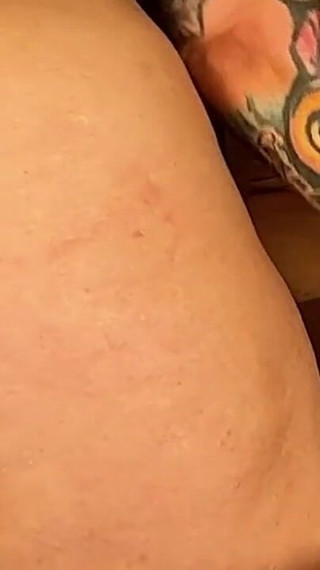 Have a Close up with Sexy Big Booty MILF Iluv Shauna