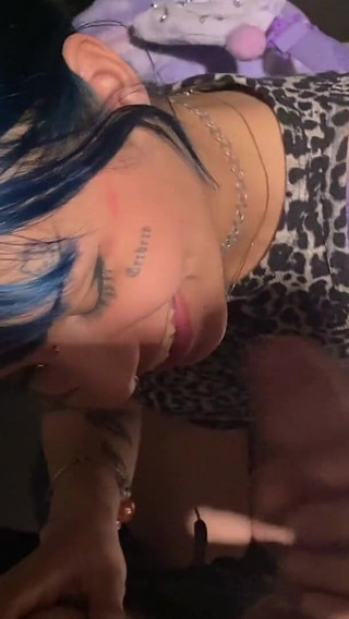 I Found Her in the Restaurant Bathroom and She Didn’t Let Me Leave ‘til I Came