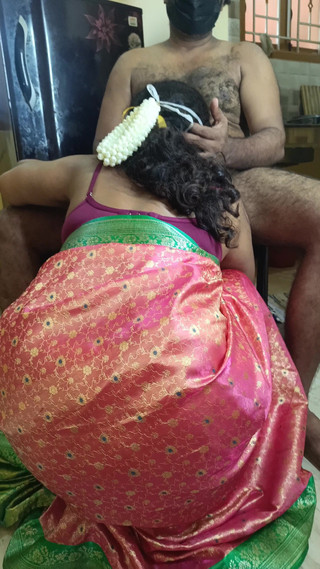 Housewife Enjoying Blowjob and Standing Fuck