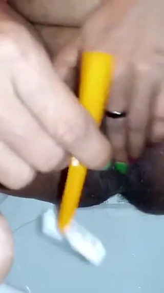 Indian Girl Shaving Her Pussy in Bath Room