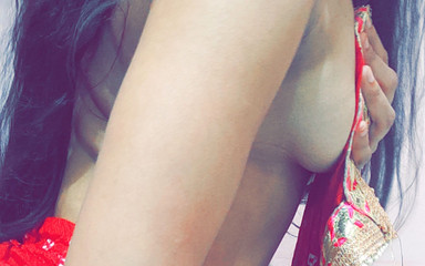 Bhabhi loves to love herself