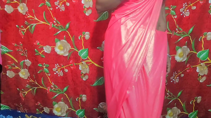 Indian Hot Bhabhiji Enjoying with Her Boyfriend in Pink Saree