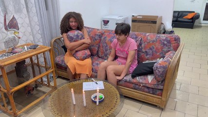 Charlie Charlie - Summoning a Spirit