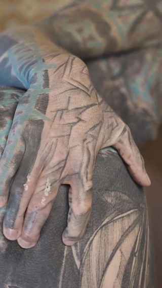 Tattooed Woman Testing Fuck Machine with Her Anal