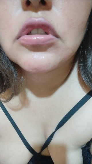 My Lover Asks Me to Masturbate and Show My Pussy to Everyone